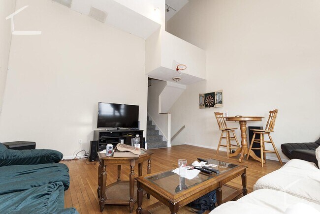 Foto del edificio - 145 Glenville Ave