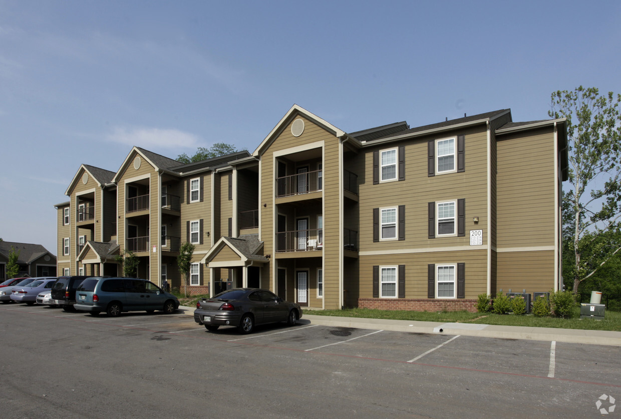 Foto principal - Clarksville Heights Apartments