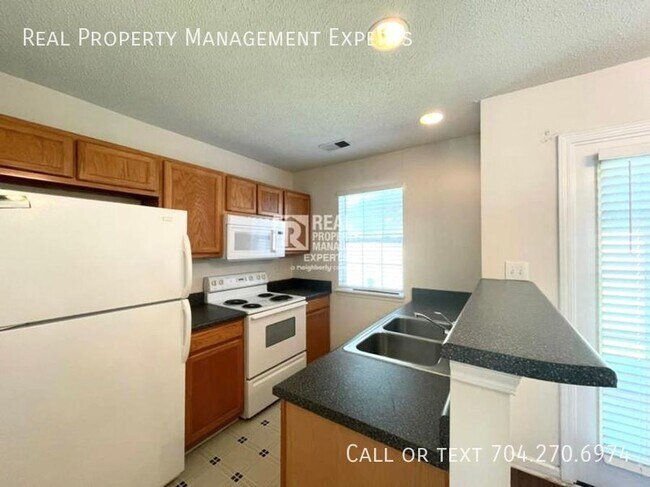 Foto del edificio - Beautiful 2br/1.5ba University Heights Tow...