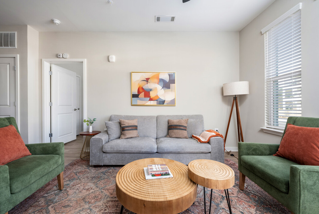 Foto principal - 110 Addison Rd