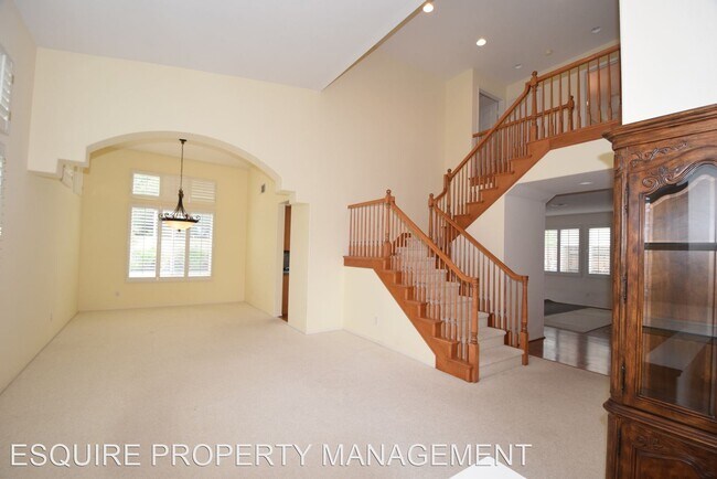 Building Photo - 4 br, 2.5 bath House - 4923 CAMINITO LUISA