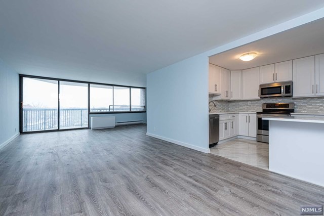 Foto del edificio - 770 Anderson Ave