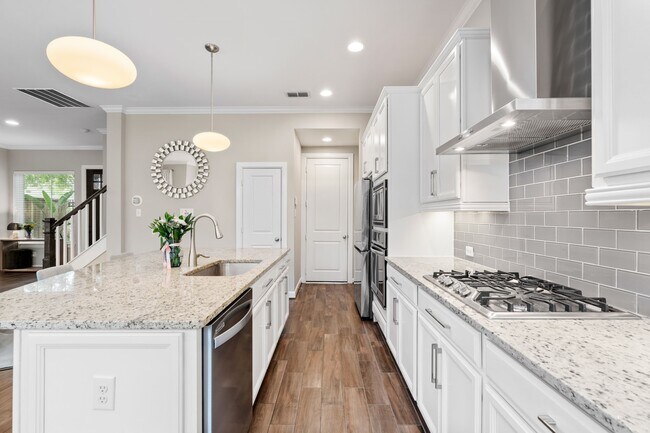 Building Photo - 8904 Aventino Wy