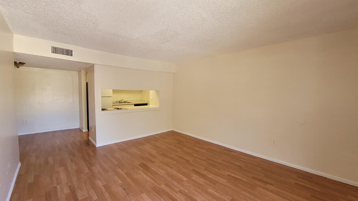 Foto principal - 7628 Forest City Rd