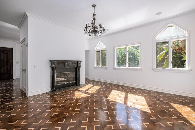 Building Photo - 2334 Benedict Canyon Dr