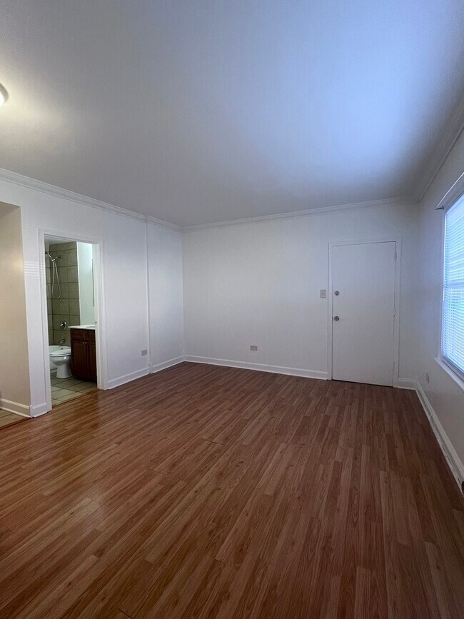 Foto del edificio - 5778 S Archer Ave