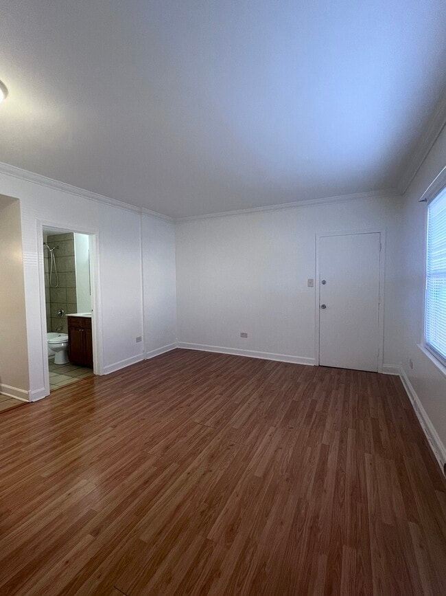 Building Photo - 5778 S Archer Ave