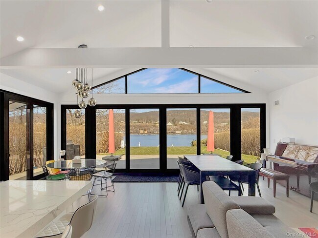 Foto del edificio - 12 Hudson River Ln