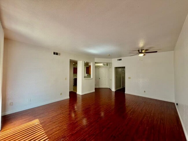 Foto del edificio - 5155 W Tropicana Ave
