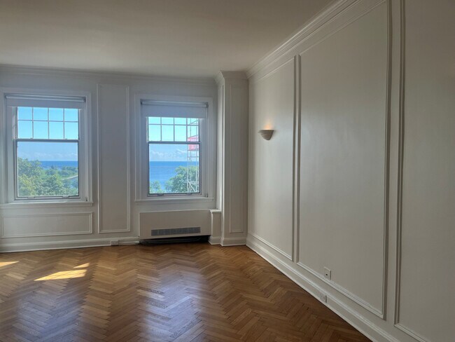 Foto del edificio - 925 E Wells St