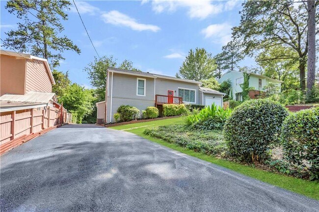 Foto del edificio - 5085 Fairmont Rd SE