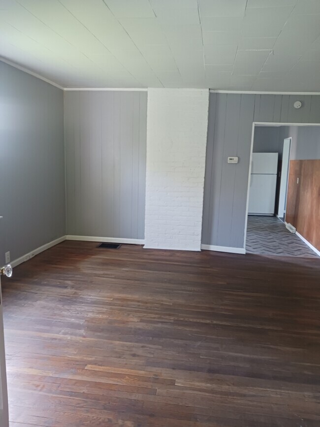 Building Photo - 306 Garfield Ave
