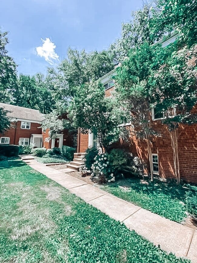 Building Photo - 1258 Martha Custis Dr