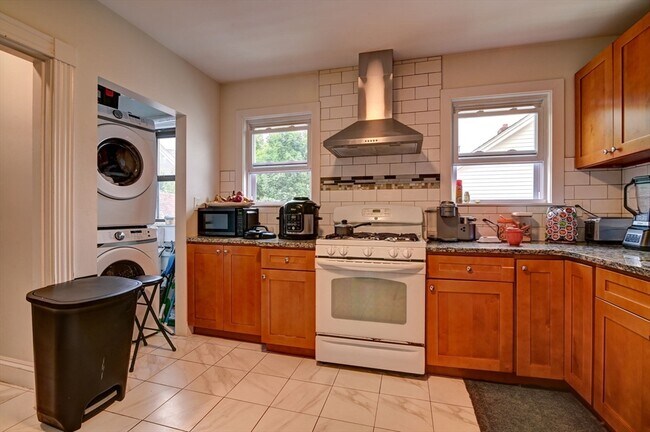 Building Photo - 19 Wollaston Ave