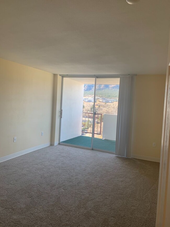 Building Photo - Cozy 55+ Community Offering 1-2 bedroom on...