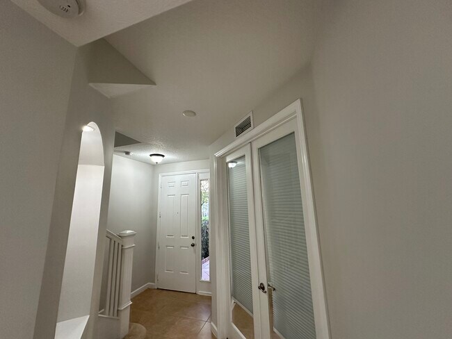 Building Photo - 2779 Ravella Way