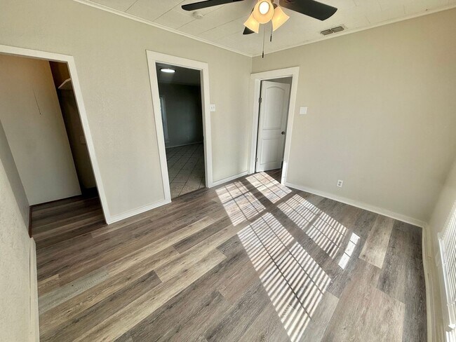 Foto del edificio - Updated 4 bedroom!