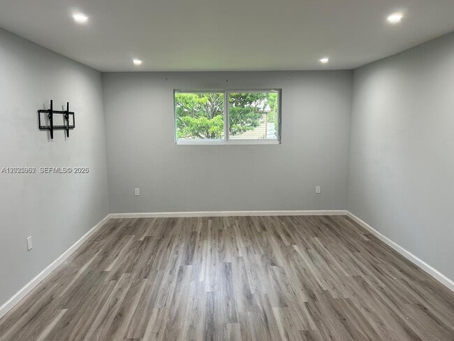 Building Photo - 8764 SW 54th Terrace