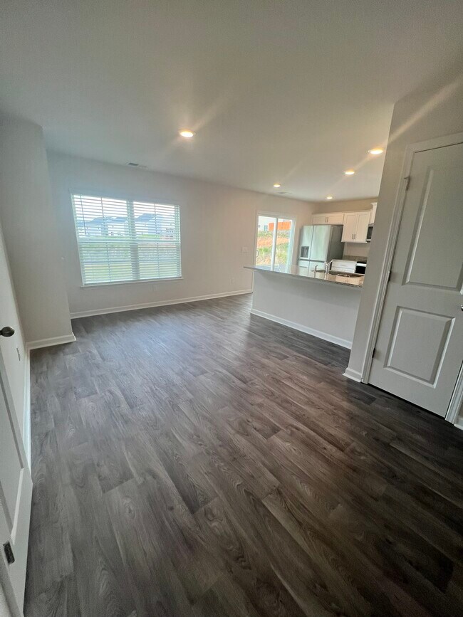Building Photo - 591 Tochi Ct
