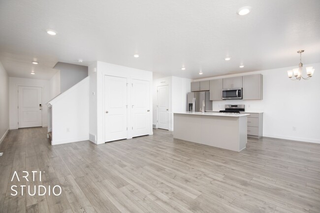 Foto del edificio - Beautiful Townhome in Lehi