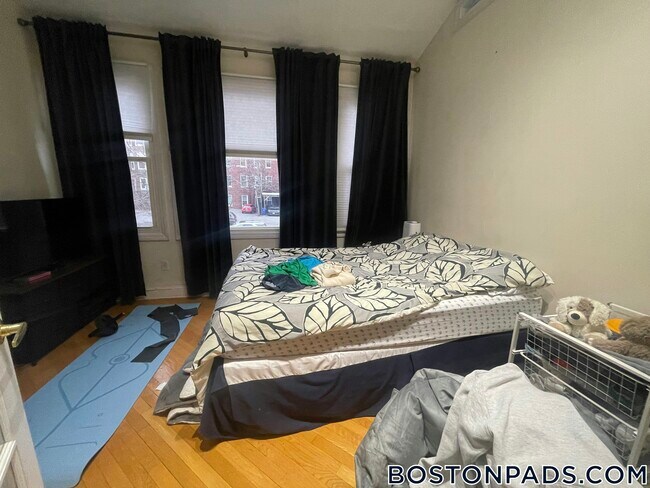 Foto del edificio - 1689 Beacon St