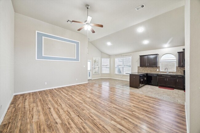 Building Photo - 22582 Valley Canyon