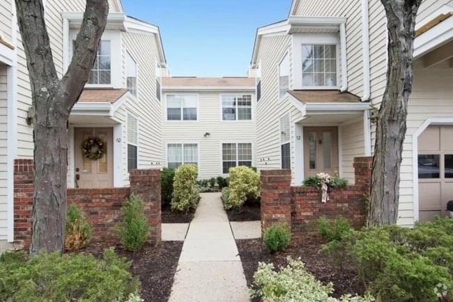 Building Photo - 6 Mallard Ln