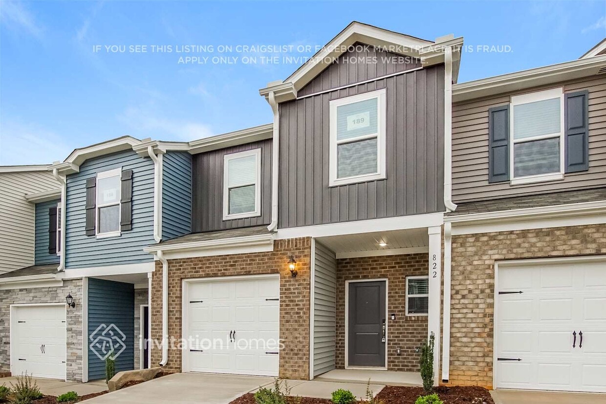 Building Photo - 822 Holiday Pk Ln