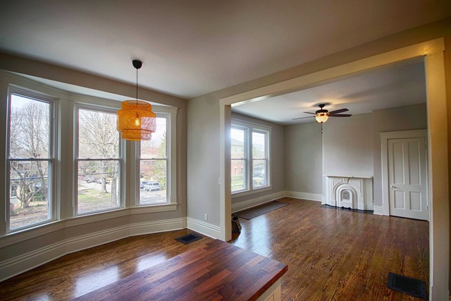 Building Photo - 2038 Bonnycastle Ave