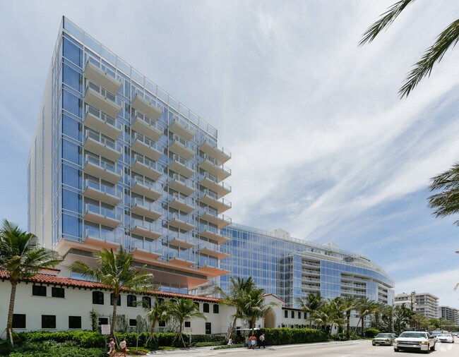 Building Photo - Surf Club Four Seasons