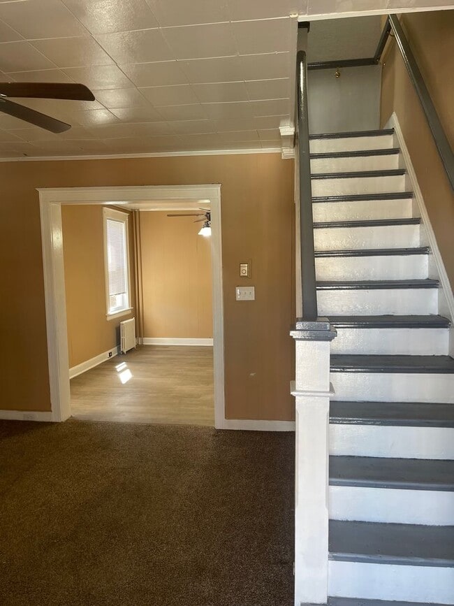 Building Photo - End Unit - Baltimore