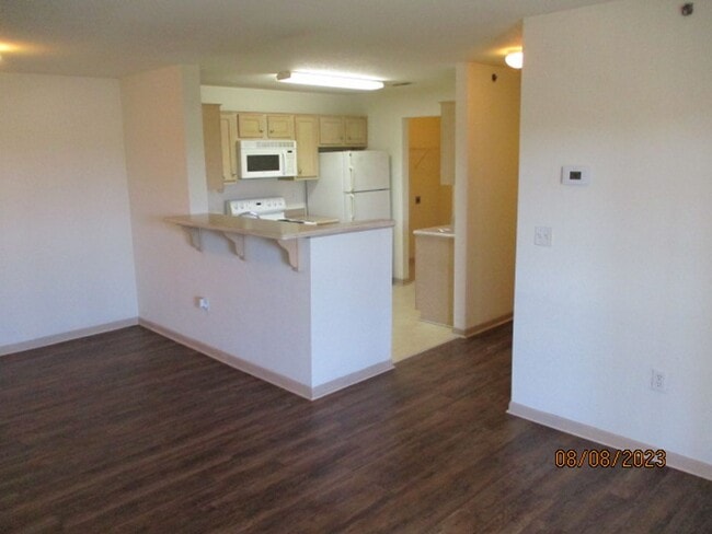 Building Photo - 913 Westridge Dr