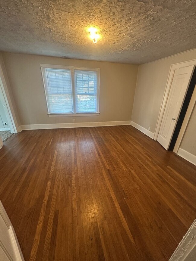 Foto del edificio - Affordable Upstairs Apartment – Housing Vouchers Welcome!
