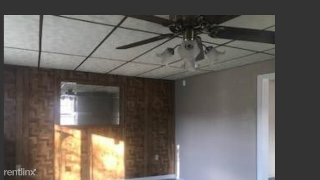 Building Photo - 2 br, 1 bath House - 497 East State Street