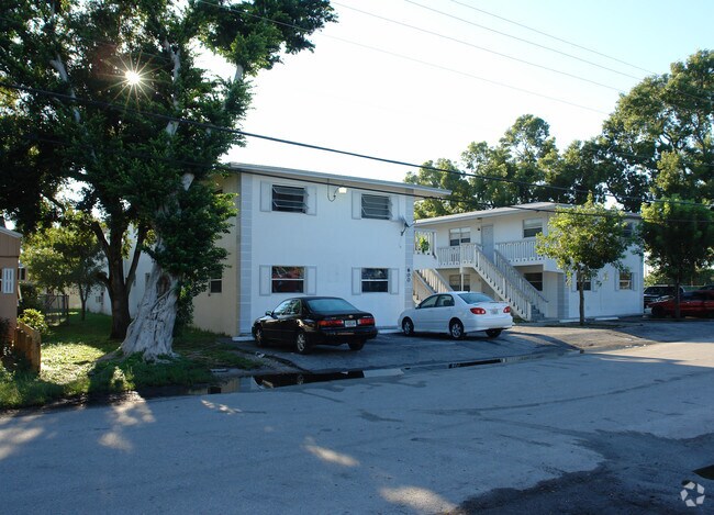 Building Photo - 600 NE 5th Ave