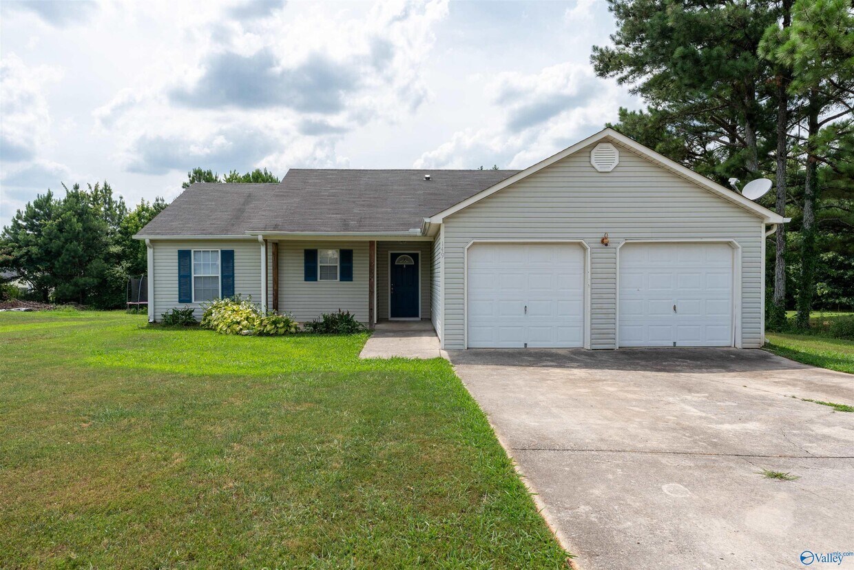 Primary Photo - 149 Fox Chase Trail