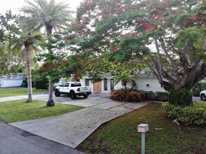 Building Photo - 12800 SW 82nd Ct