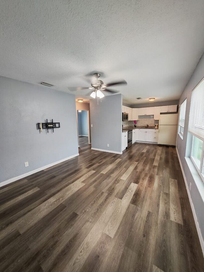 Foto del edificio - Charming 2-Bedroom Duplex Near Fossil Park...