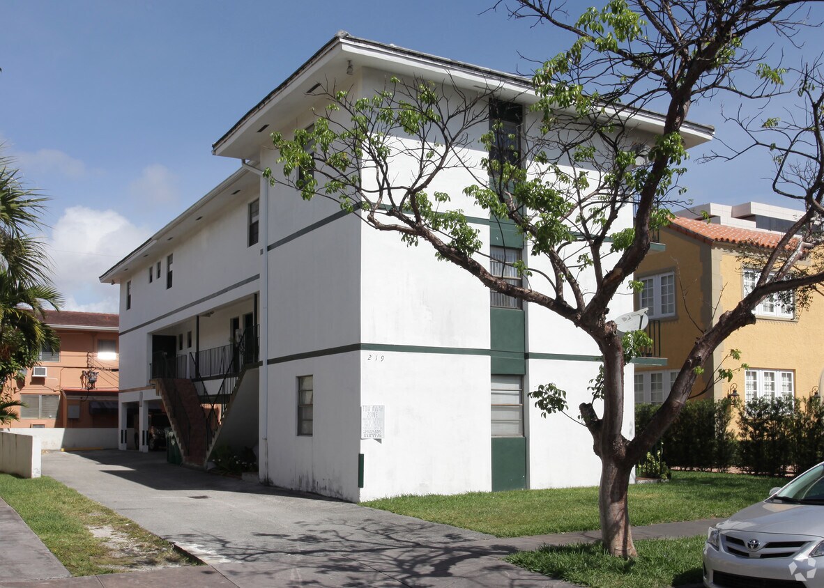 Building Photo - 219 Phoenetia Ave