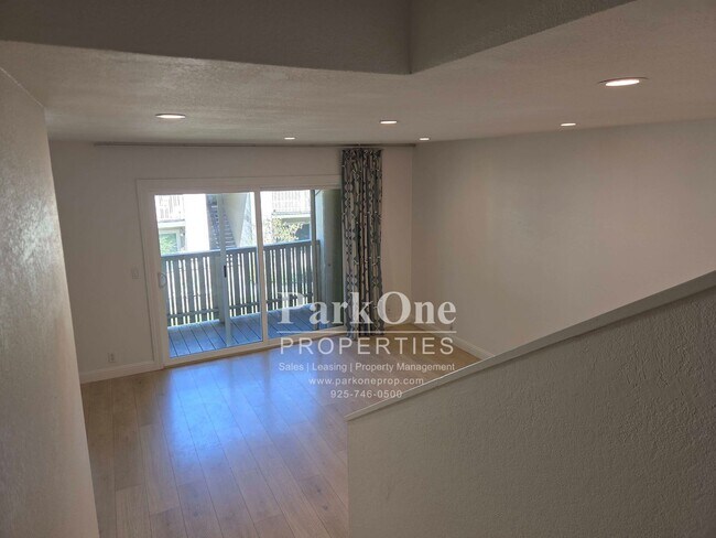 Foto del edificio - 2700 Oak Rd