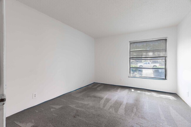 Foto del edificio - 490 NW 20th St