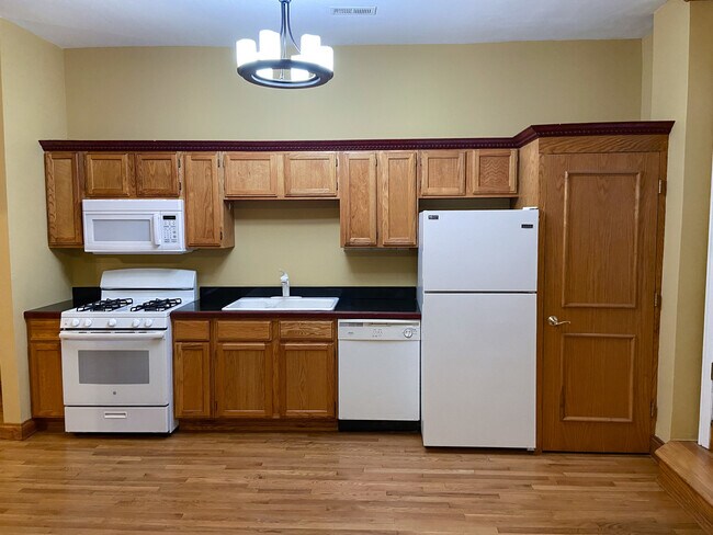 Building Photo - 4337 S Emerald Ave