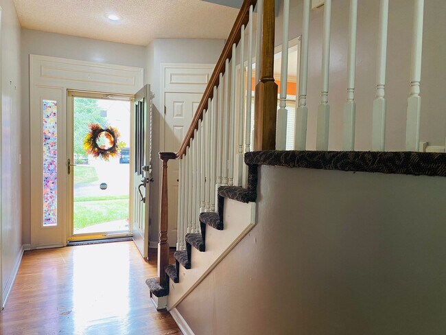 Building Photo - 14117 Parkhill Ln