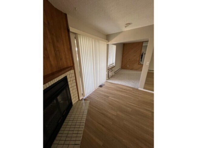 Building Photo - 14701 E Tennessee Dr