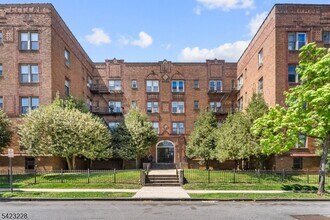Building Photo - 433 Lincoln Ave