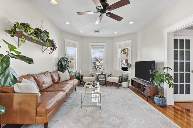 Foto del edificio - 185 Savin Hill Ave