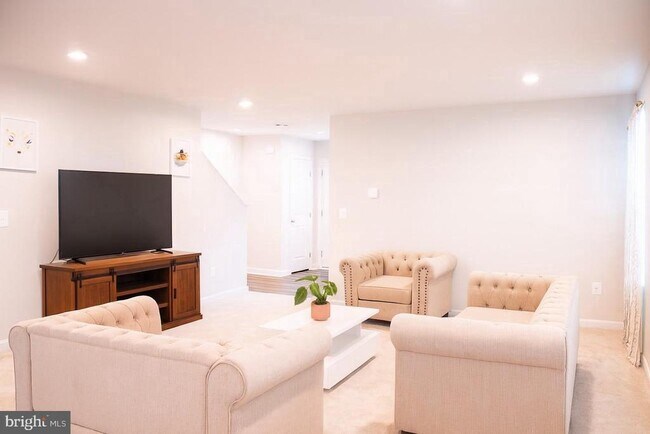 Foto del edificio - 3113 Clover Ln