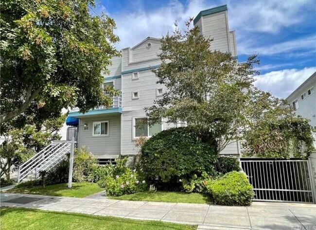 Building Photo - 315 Cameron Pl