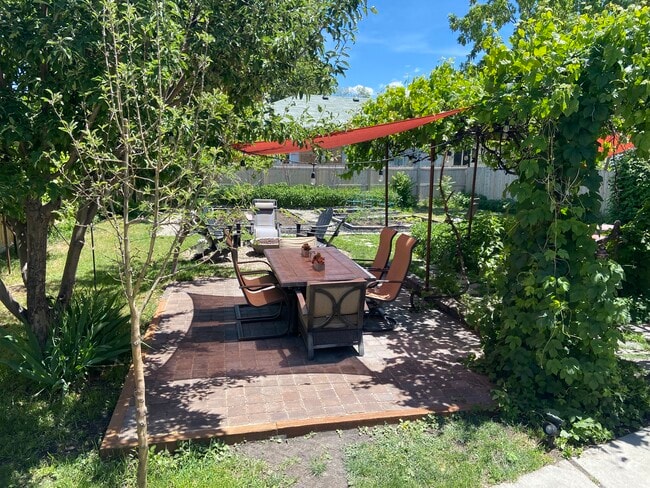 Foto del edificio - 2141 S 500 E