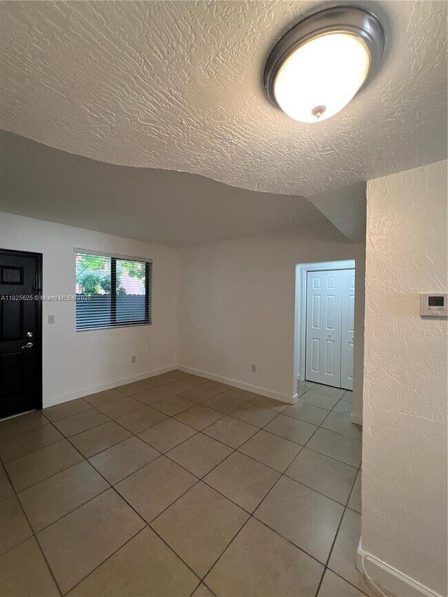 Foto del edificio - 421 SW 6th St